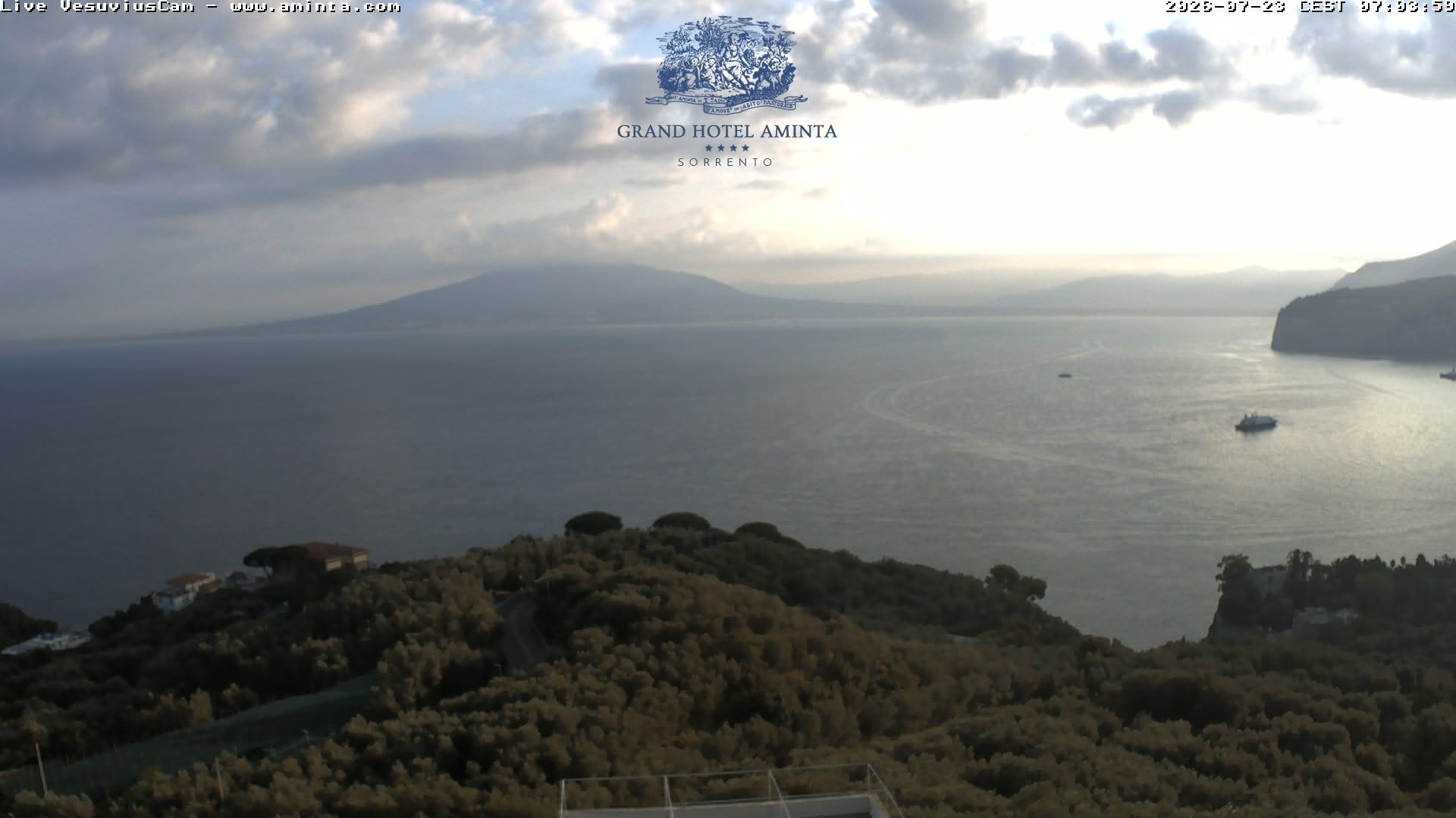 Archiv Foto Webcam Blick von Sorrento auf den Vesuv