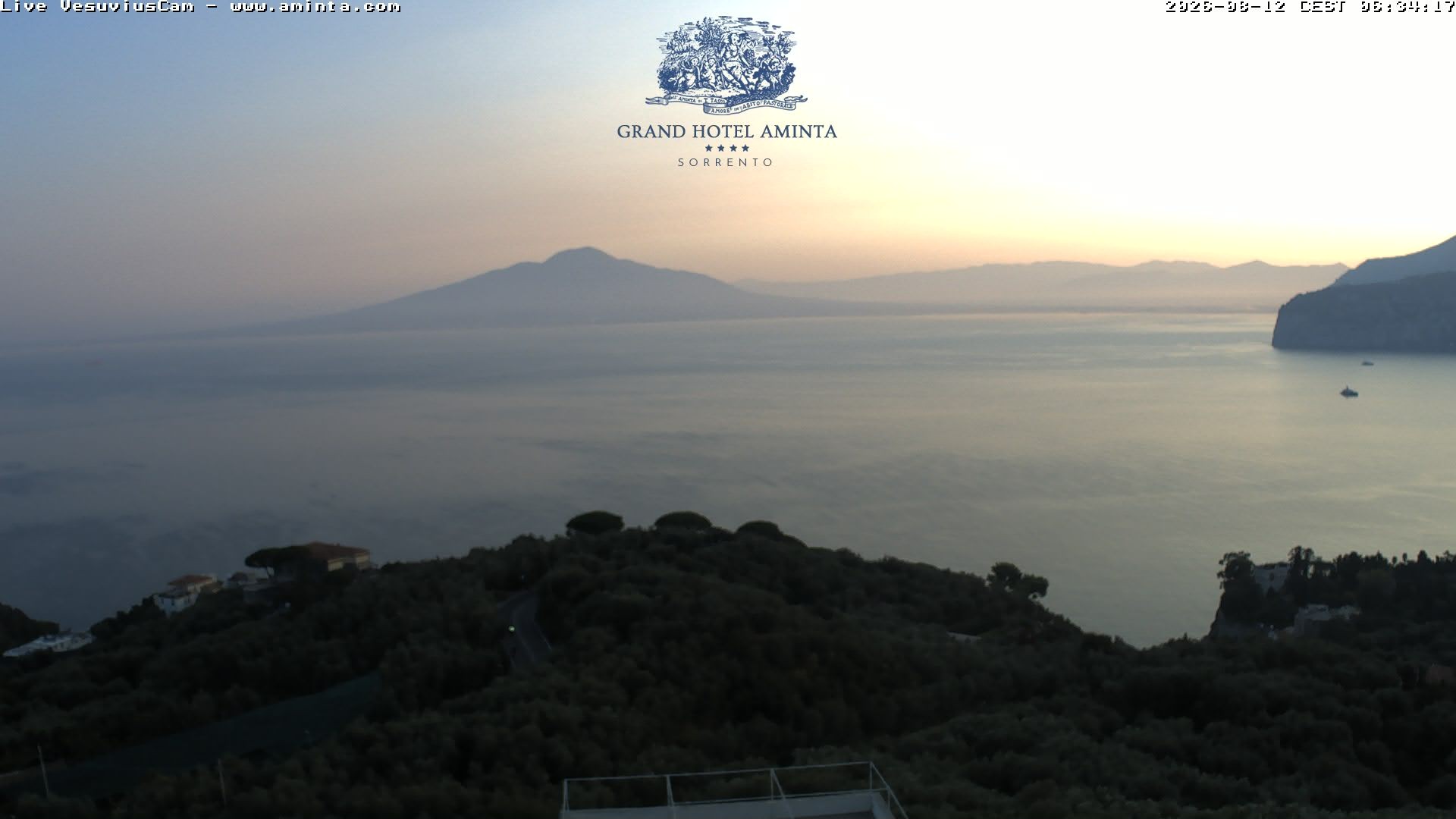Archiv Foto Webcam Blick von Sorrento auf den Vesuv