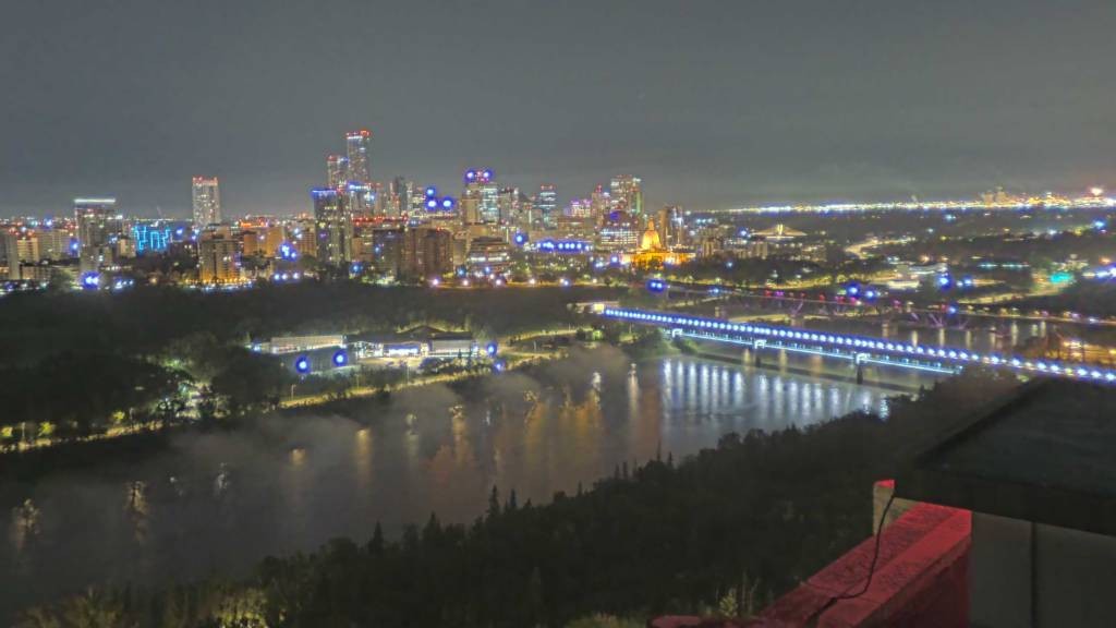 Archived image Webcam Edmonton: View Skyline