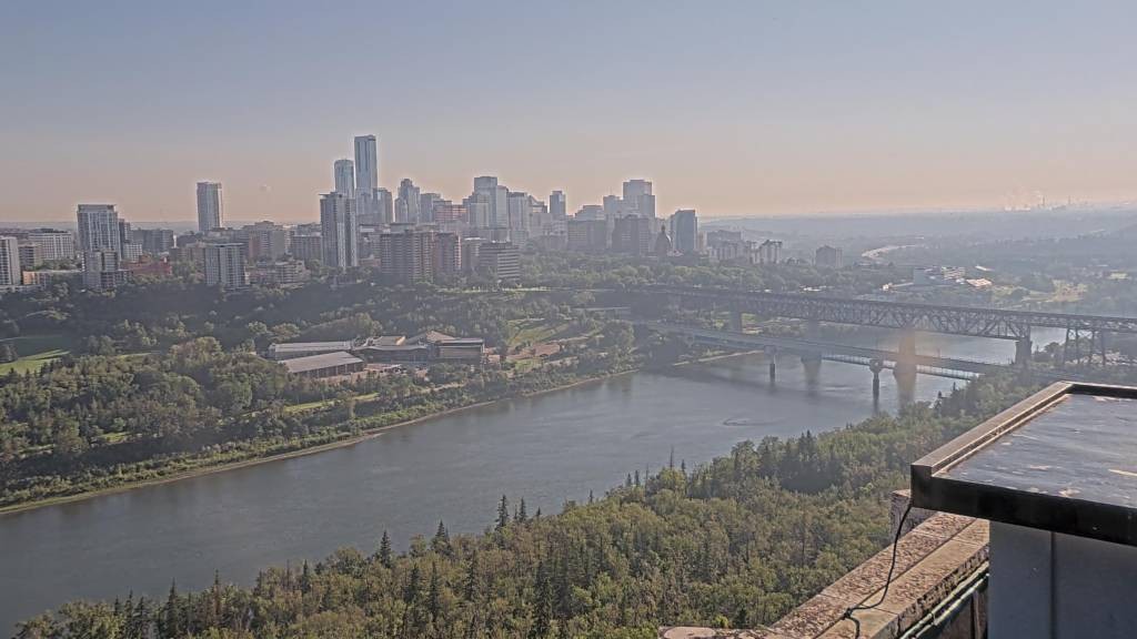 Archived image Webcam Edmonton: View Skyline
