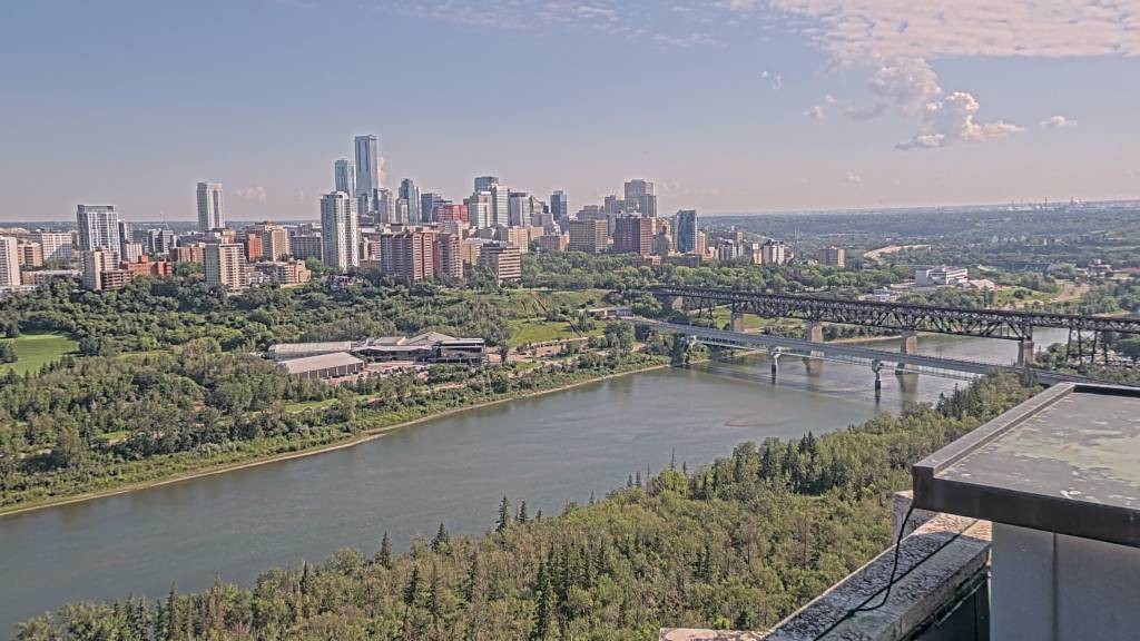 Archived image Webcam Edmonton: View Skyline