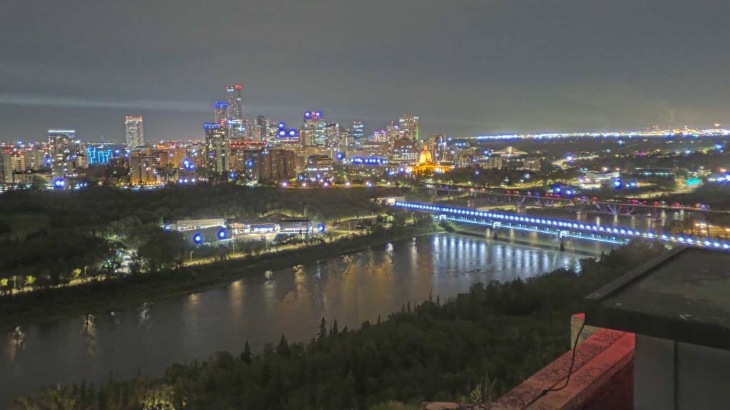 Archived image Webcam Edmonton: View Skyline