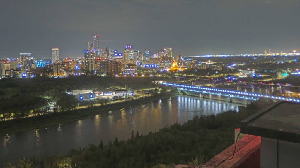 Archived image Webcam Edmonton: View Skyline