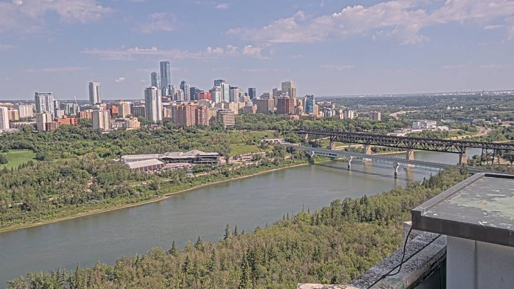Archived image Webcam Edmonton: View Skyline