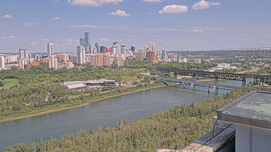 Archived image Webcam Edmonton: View Skyline