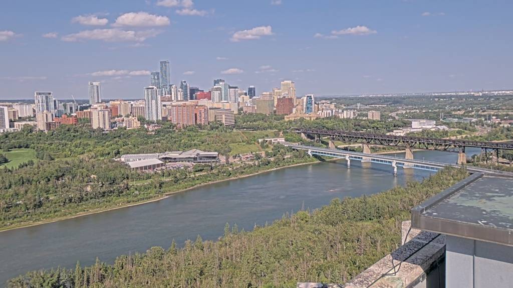 Archived image Webcam Edmonton: View Skyline