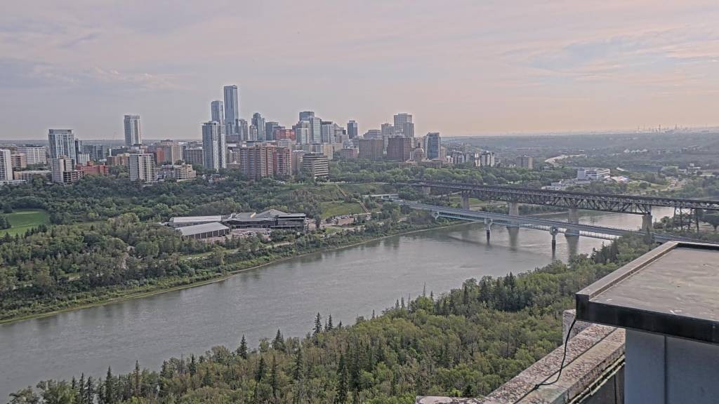 Archived image Webcam Edmonton: View Skyline