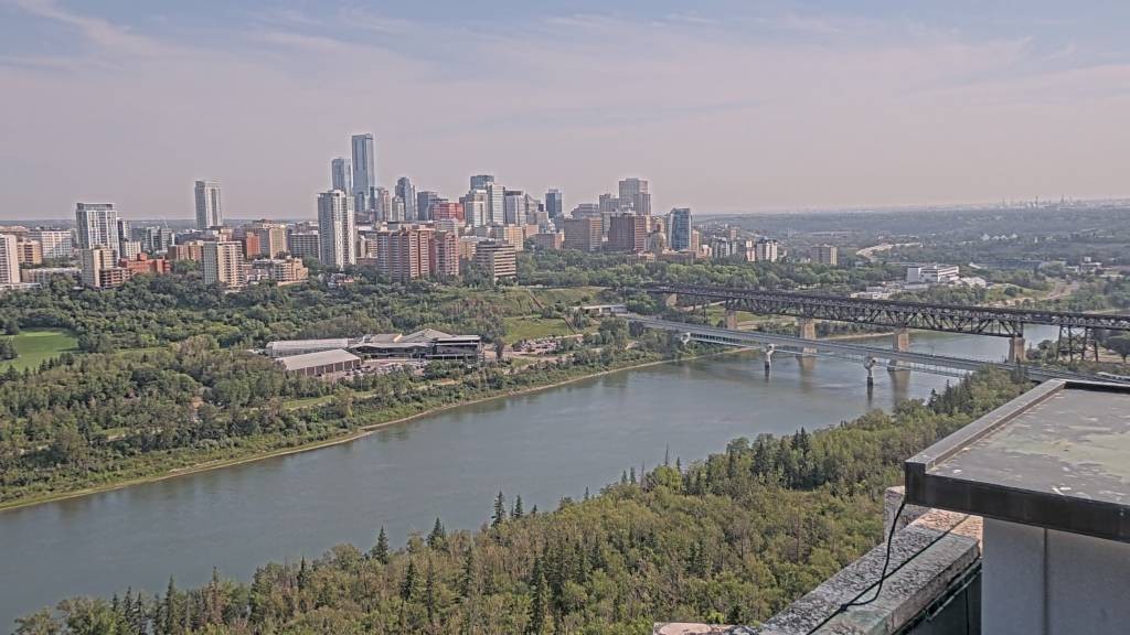 Archived image Webcam Edmonton: View Skyline