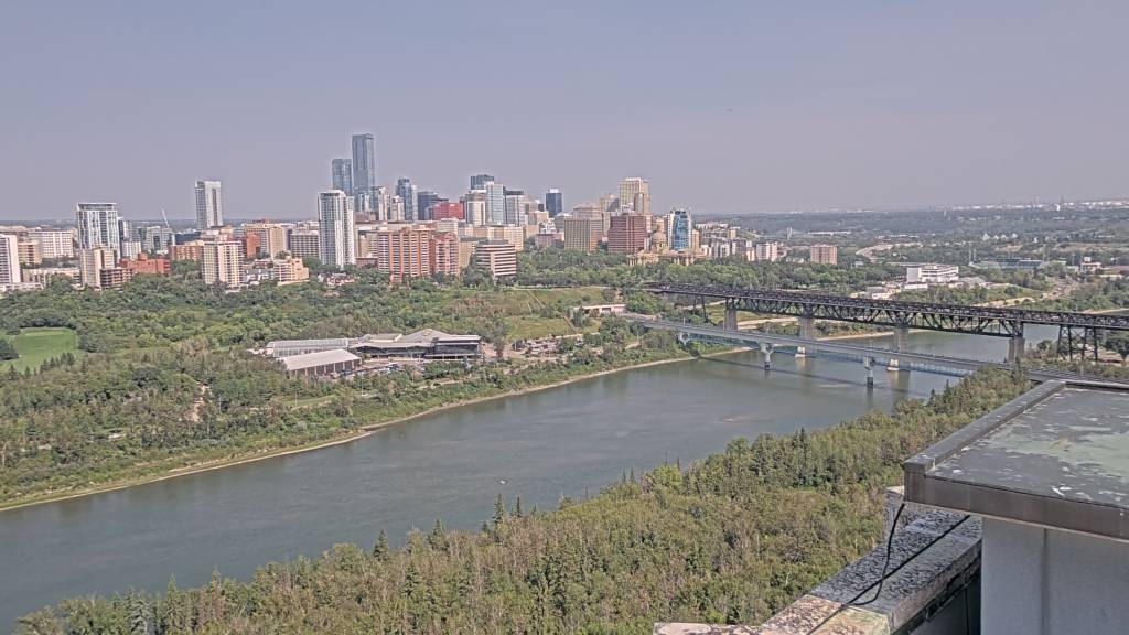 Archived image Webcam Edmonton: View Skyline