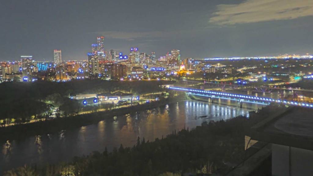 Archived image Webcam Edmonton: View Skyline