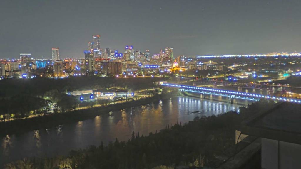 Archived image Webcam Edmonton: View Skyline