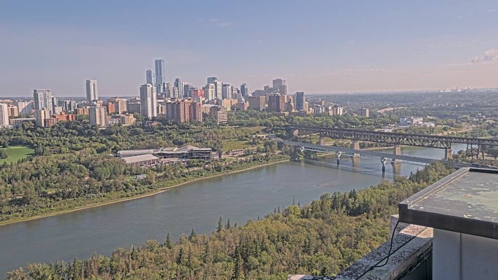 Archived image Webcam Edmonton: View Skyline