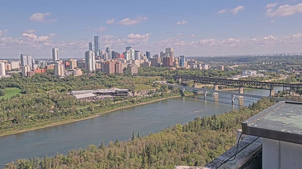 Archived image Webcam Edmonton: View Skyline