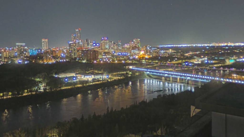 Archived image Webcam Edmonton: View Skyline
