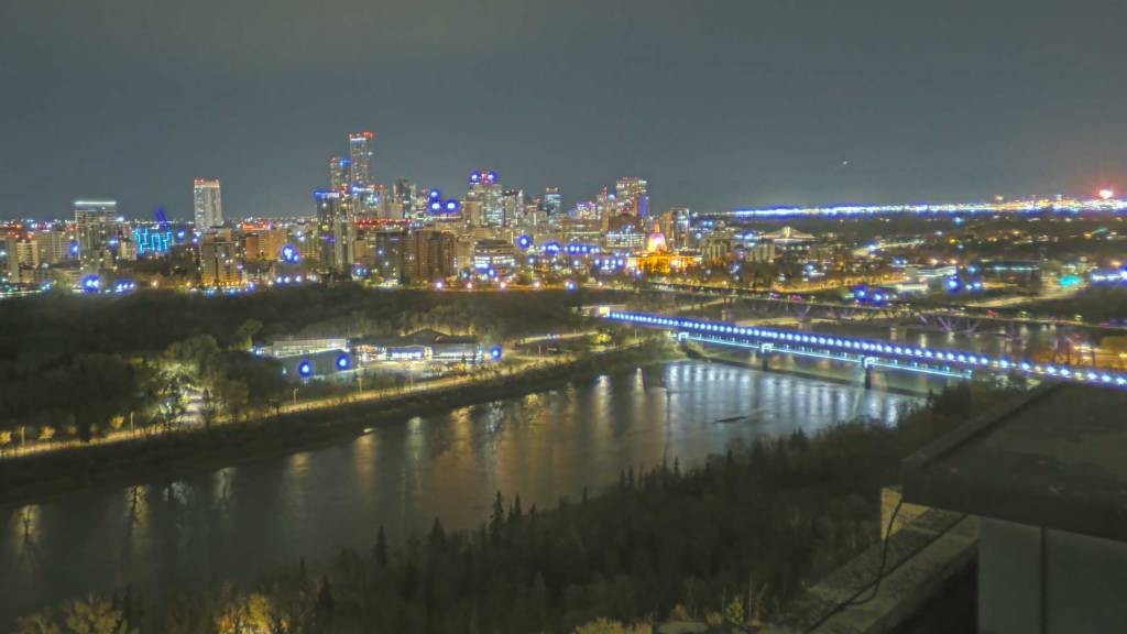 Archived image Webcam Edmonton: View Skyline