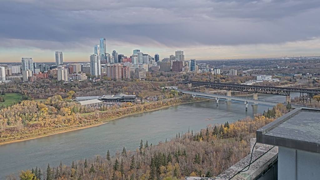 Archived image Webcam Edmonton: View Skyline