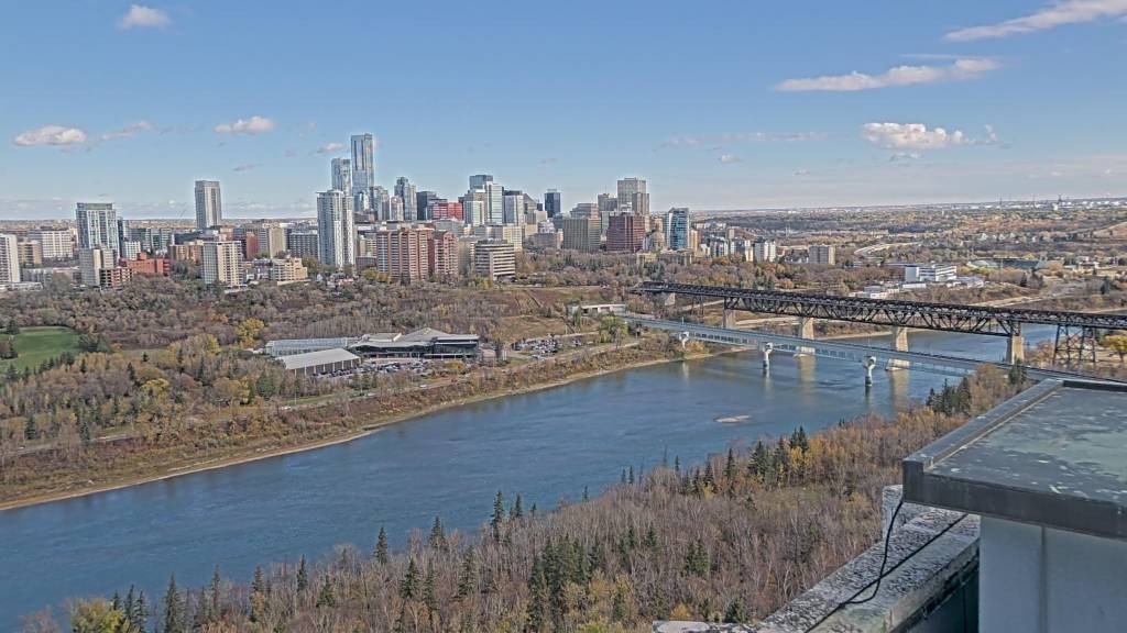 Archived image Webcam Edmonton: View Skyline