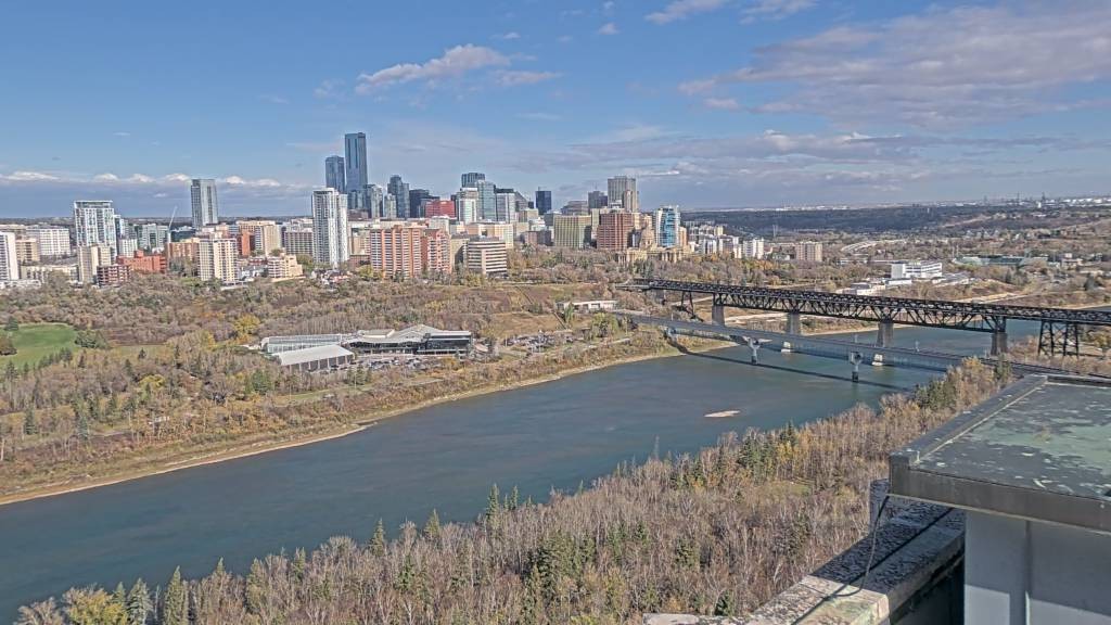 Archived image Webcam Edmonton: View Skyline