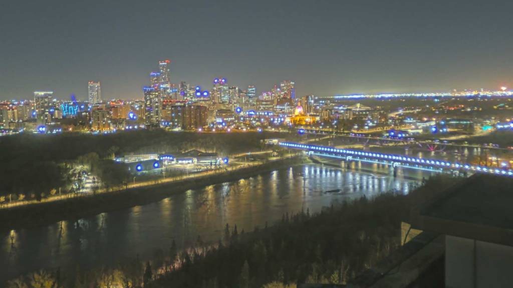 Archived image Webcam Edmonton: View Skyline