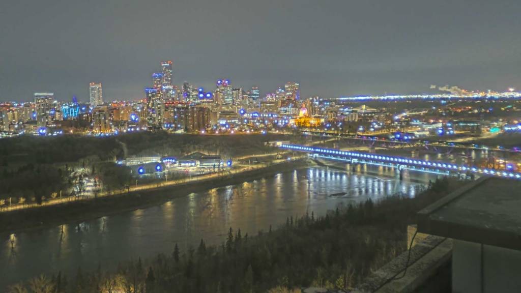 Archived image Webcam Edmonton: View Skyline