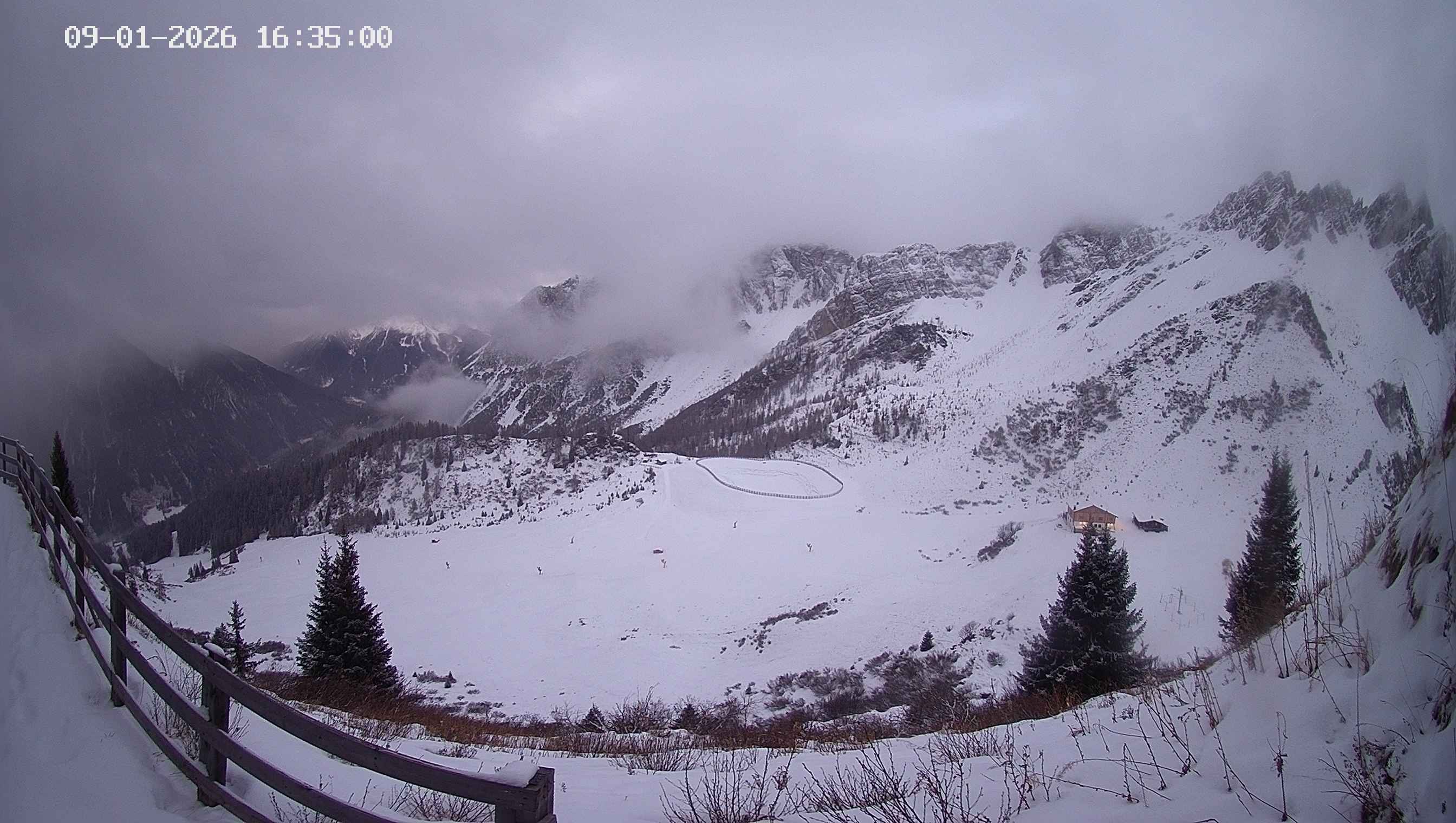 Archiv Foto Webcam Ladurns - Edelweißhütte