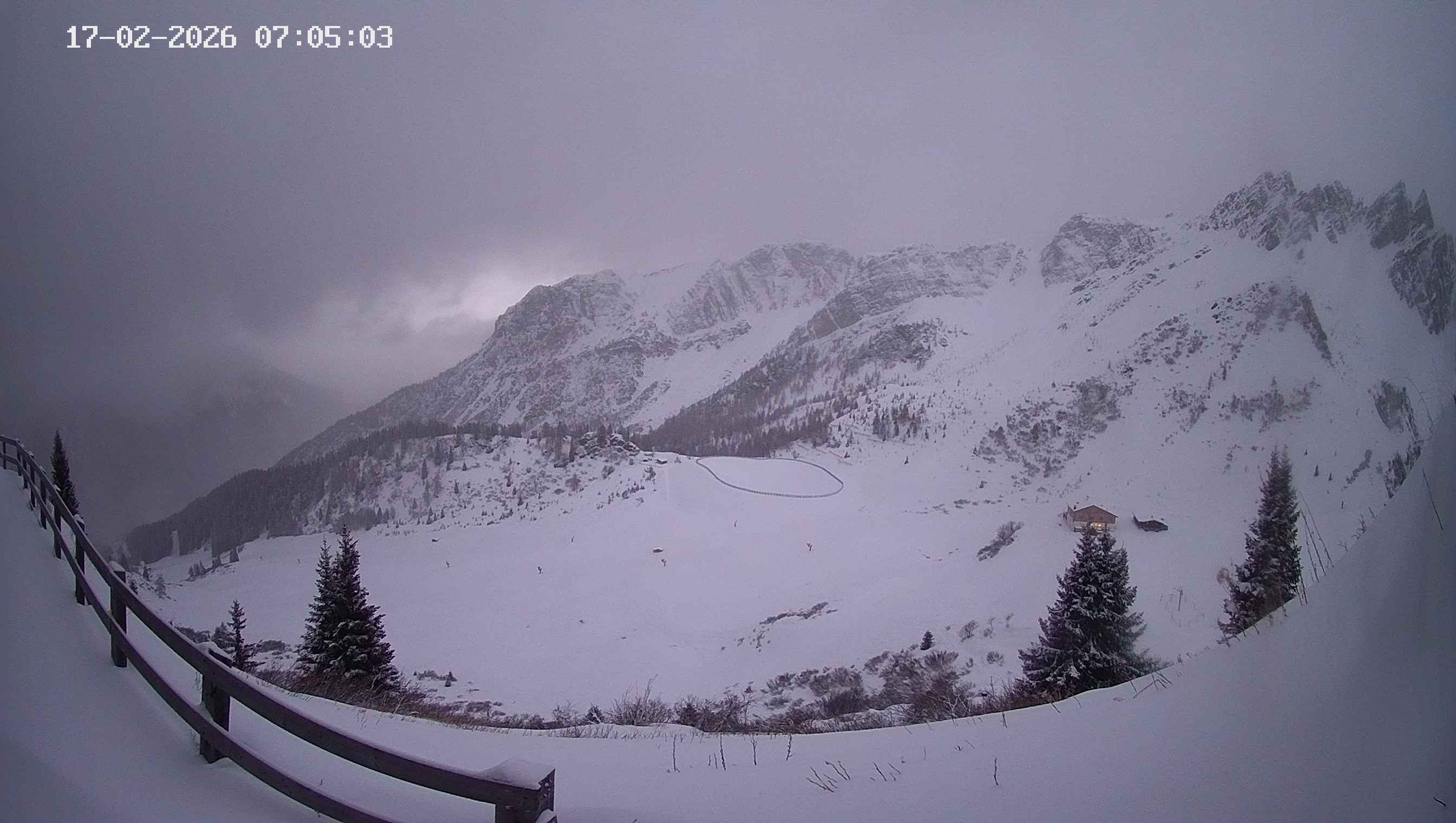 Archiv Foto Webcam Ladurns - Edelweißhütte