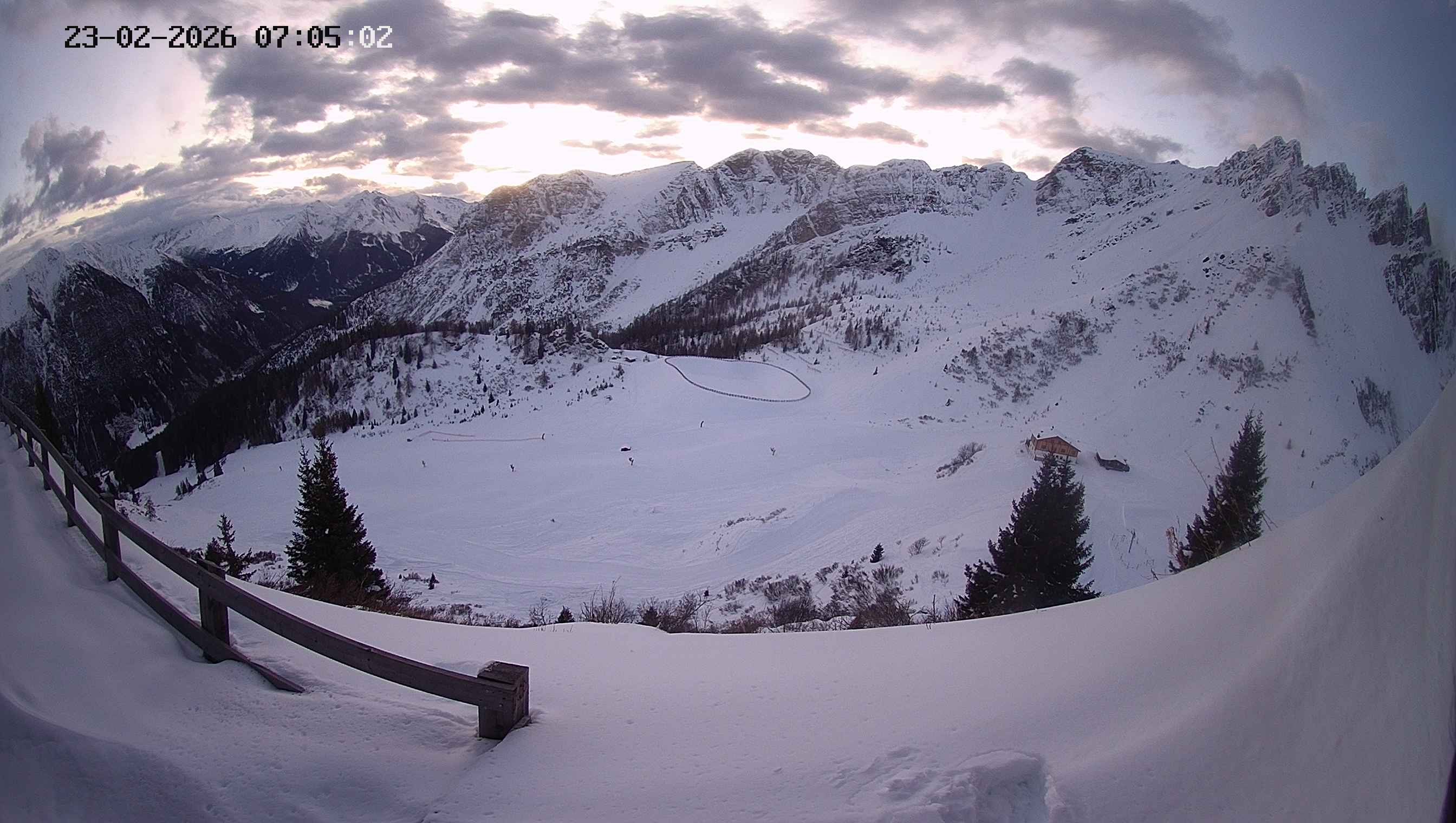 Archiv Foto Webcam Ladurns - Edelweißhütte
