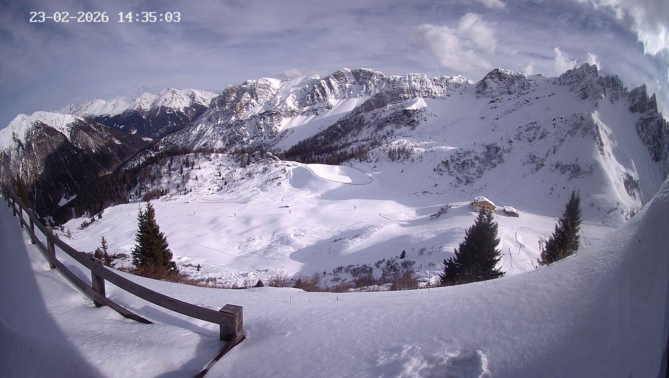 Archiv Foto Webcam Ladurns - Edelweißhütte