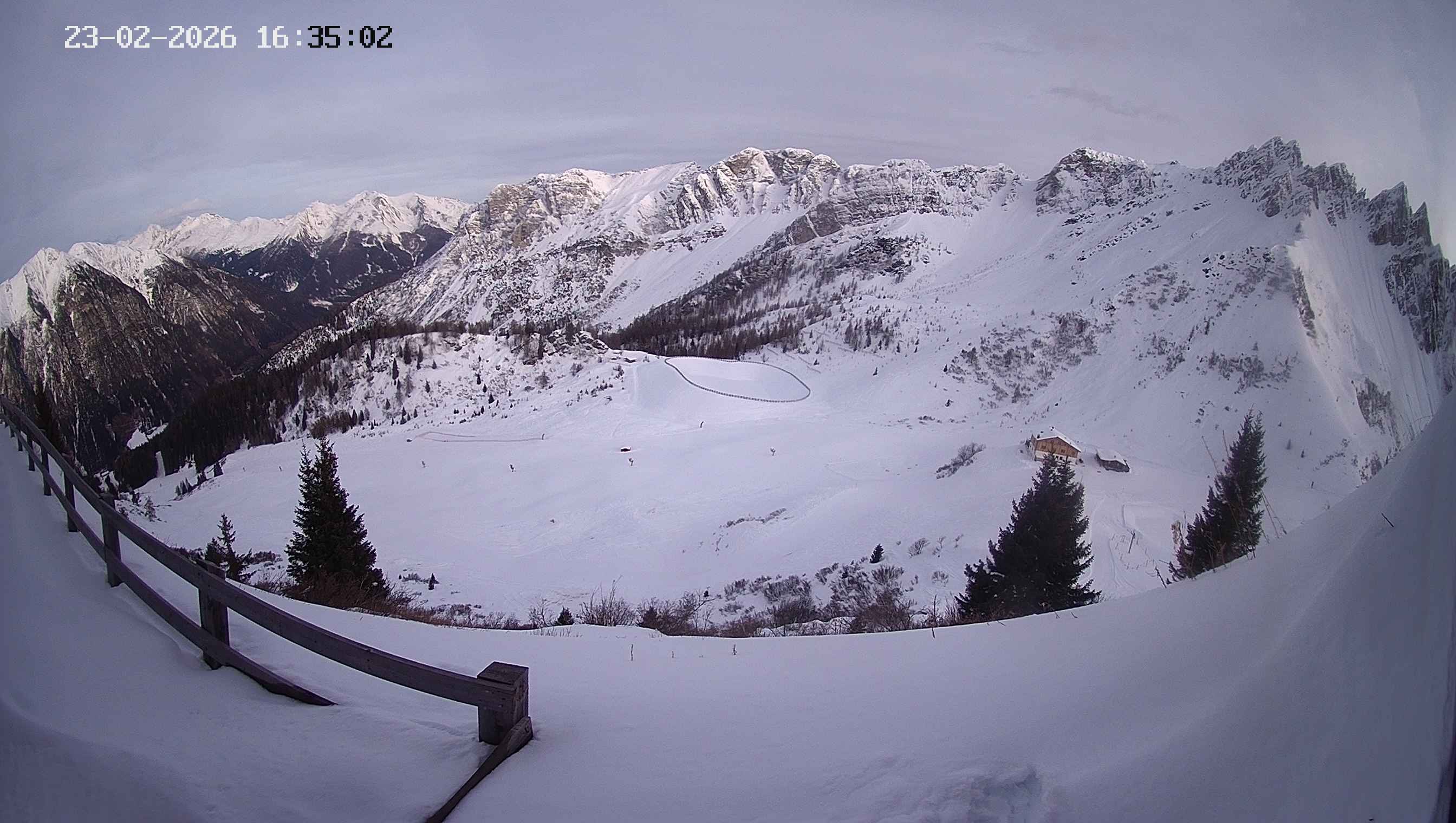 Archiv Foto Webcam Ladurns - Edelweißhütte