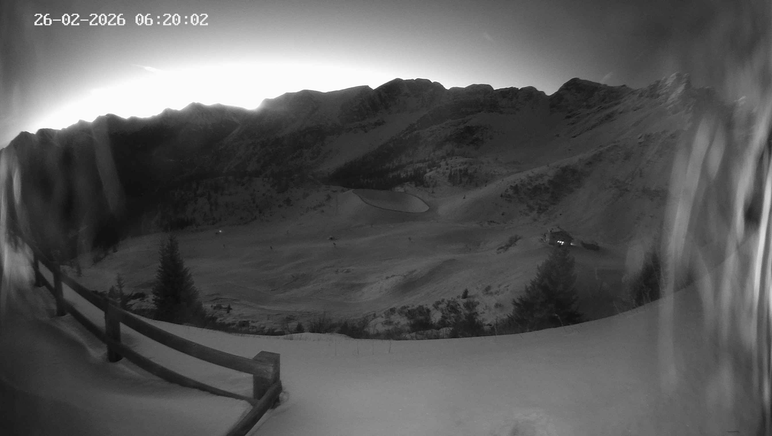 Archiv Foto Webcam Ladurns - Edelweißhütte