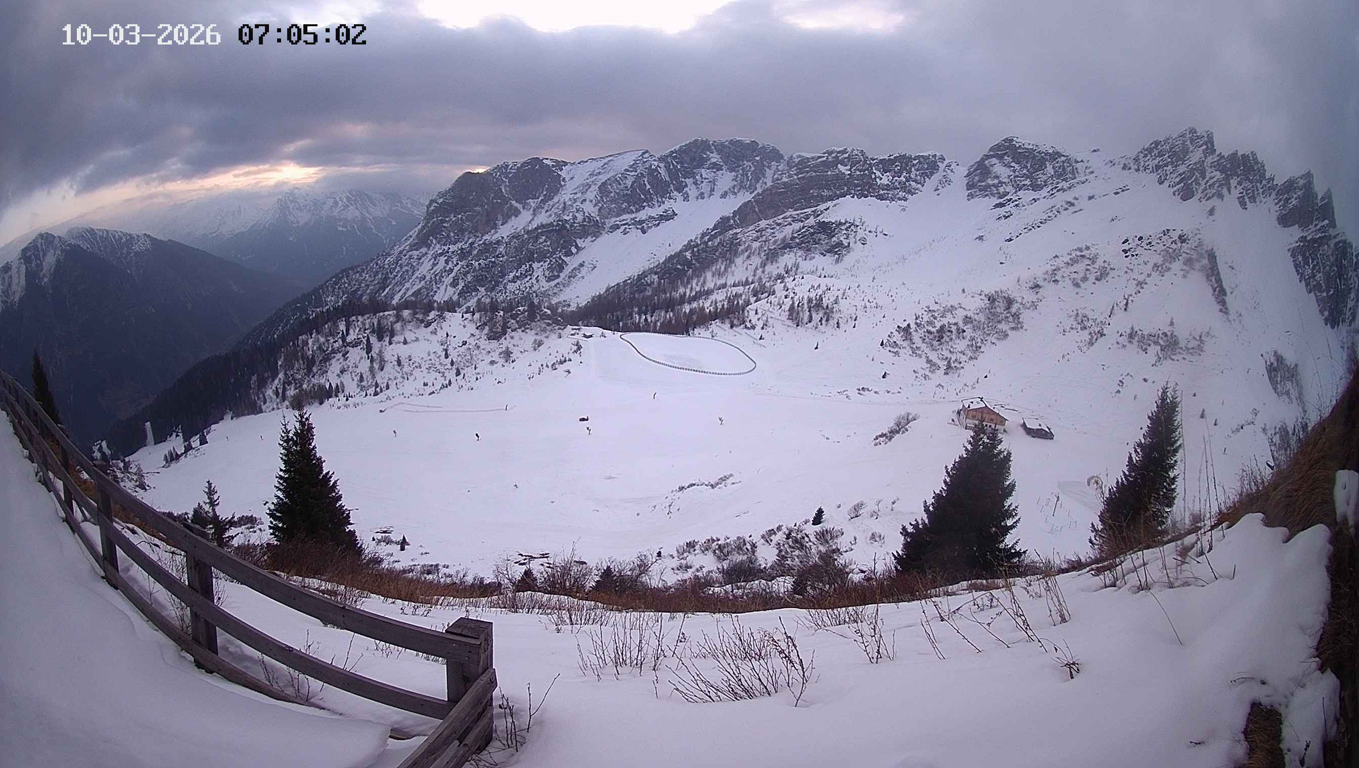 Archiv Foto Webcam Ladurns - Edelweißhütte