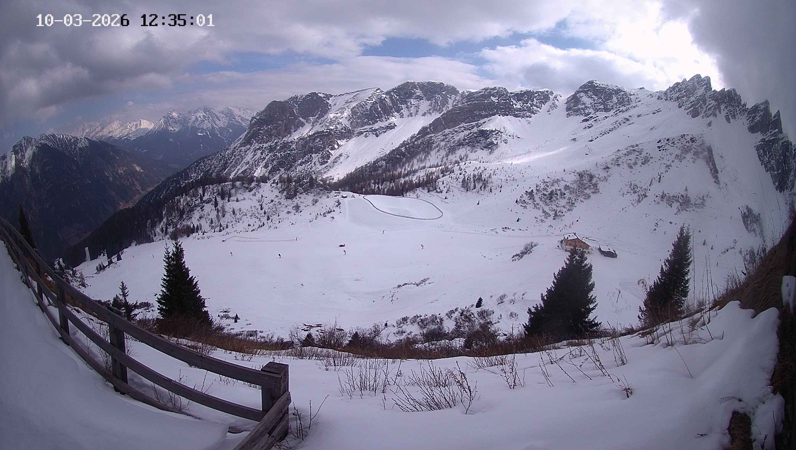 Archiv Foto Webcam Ladurns - Edelweißhütte