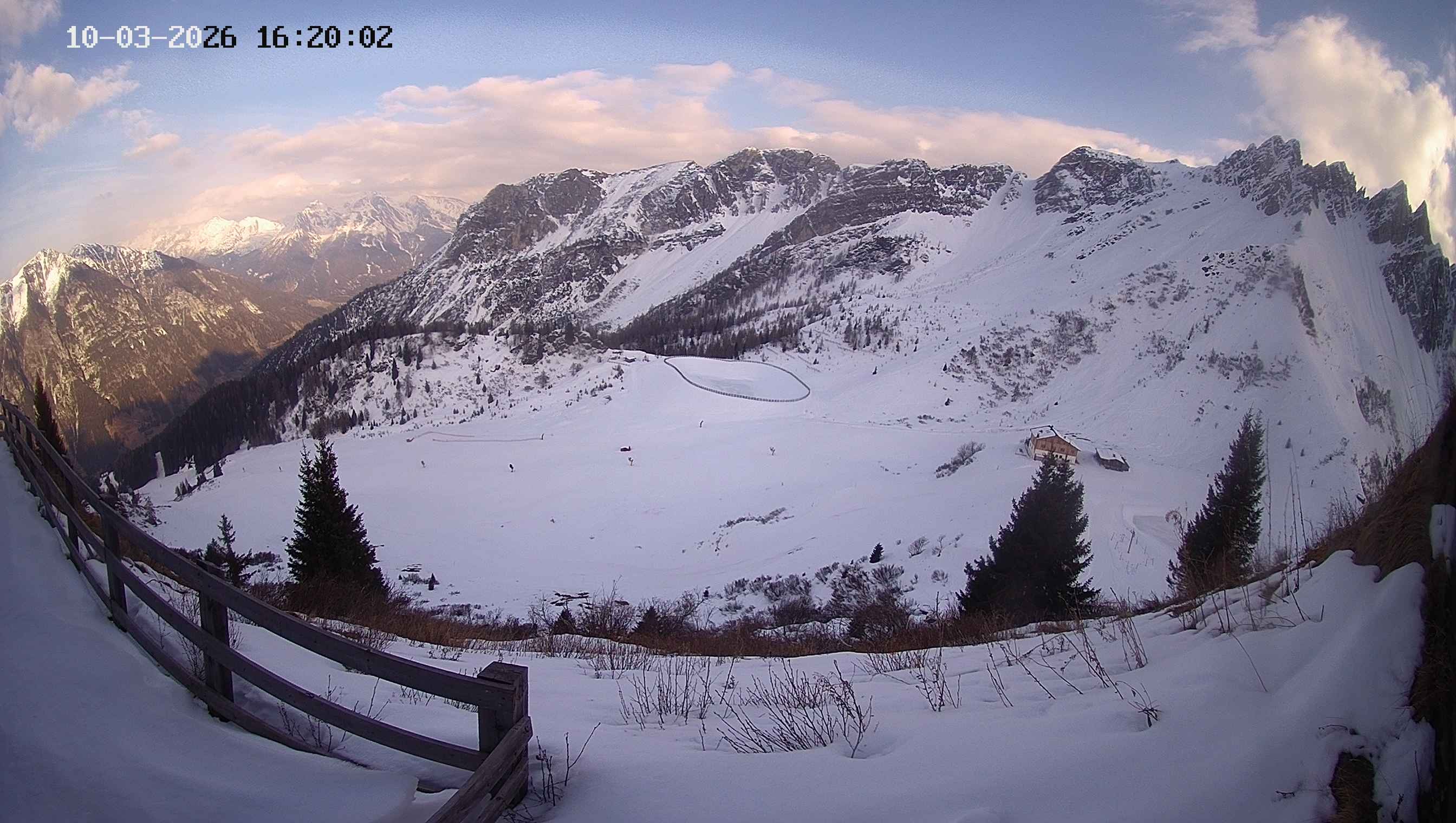 Archiv Foto Webcam Ladurns - Edelweißhütte