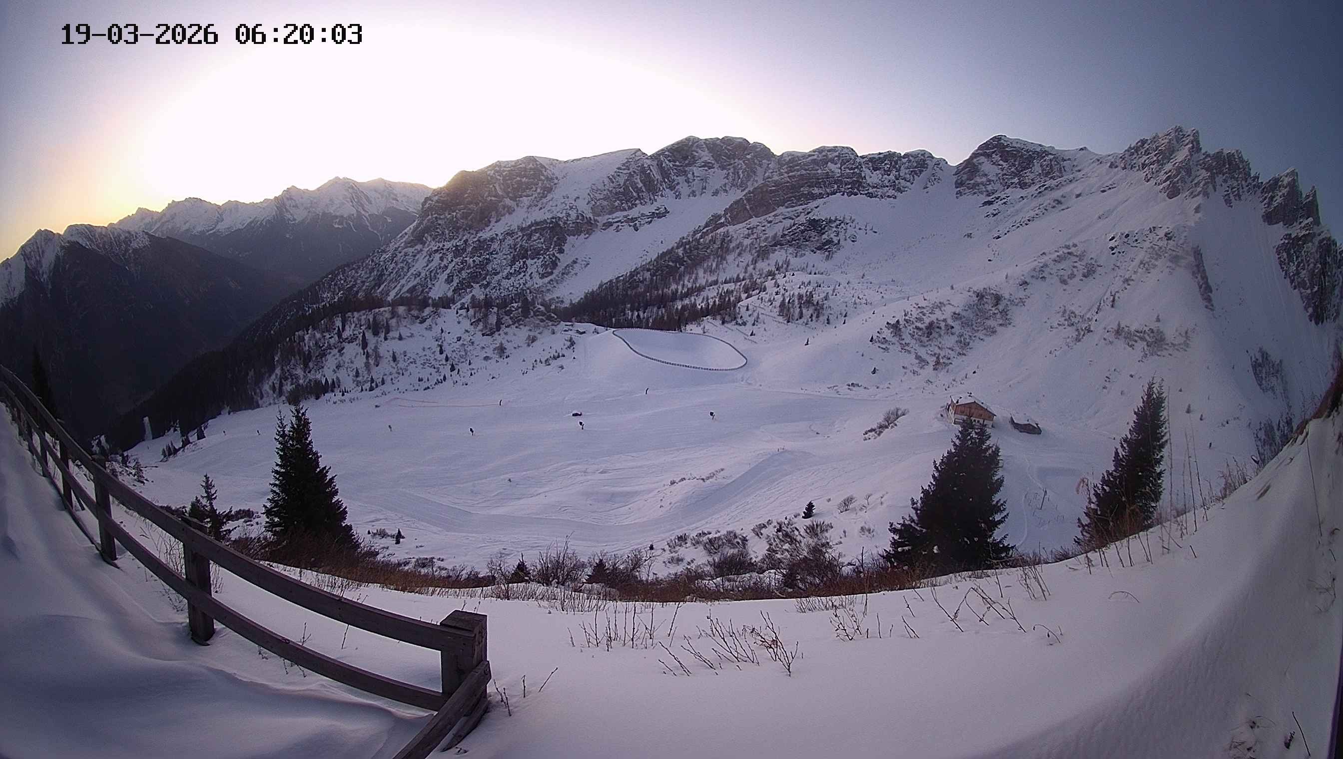 Archiv Foto Webcam Ladurns - Edelweißhütte