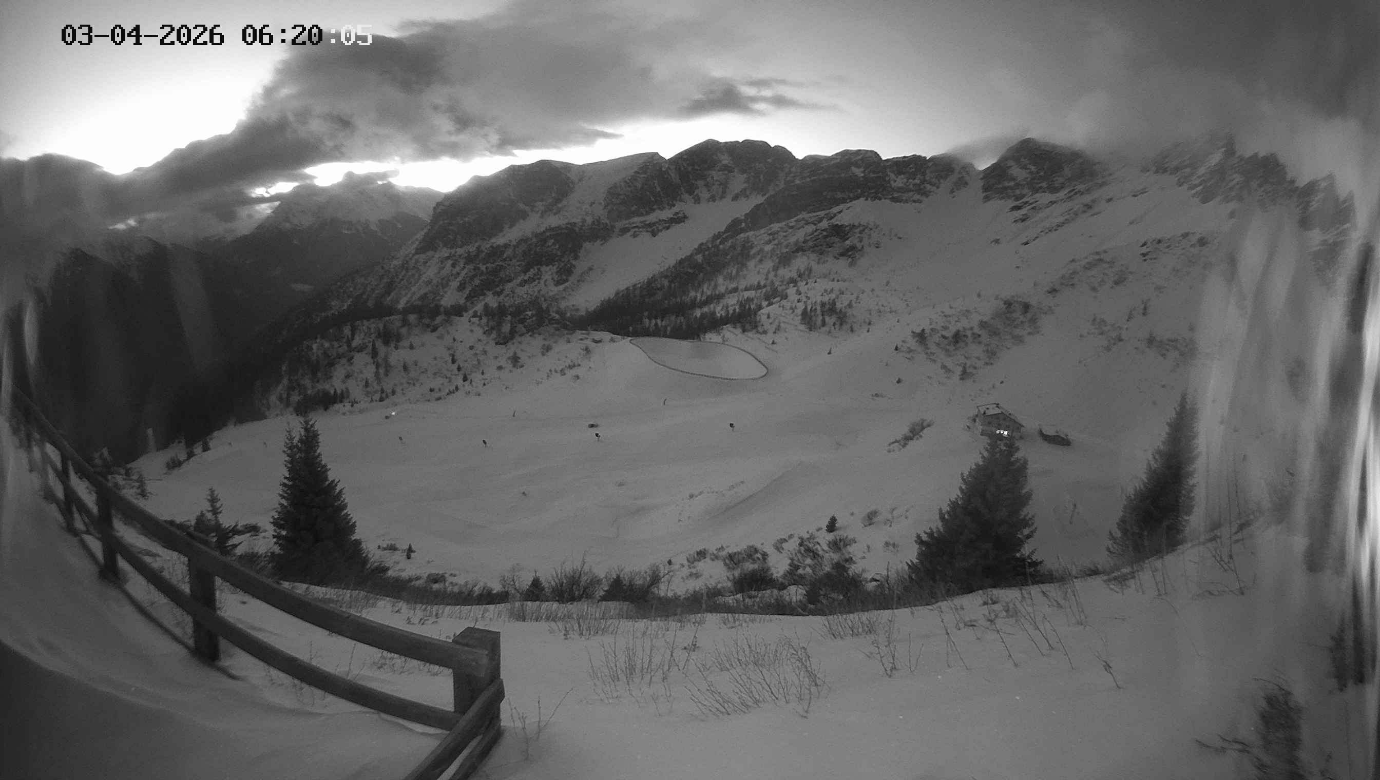 Archived image Webcam Ladurns - Malga Edelweis