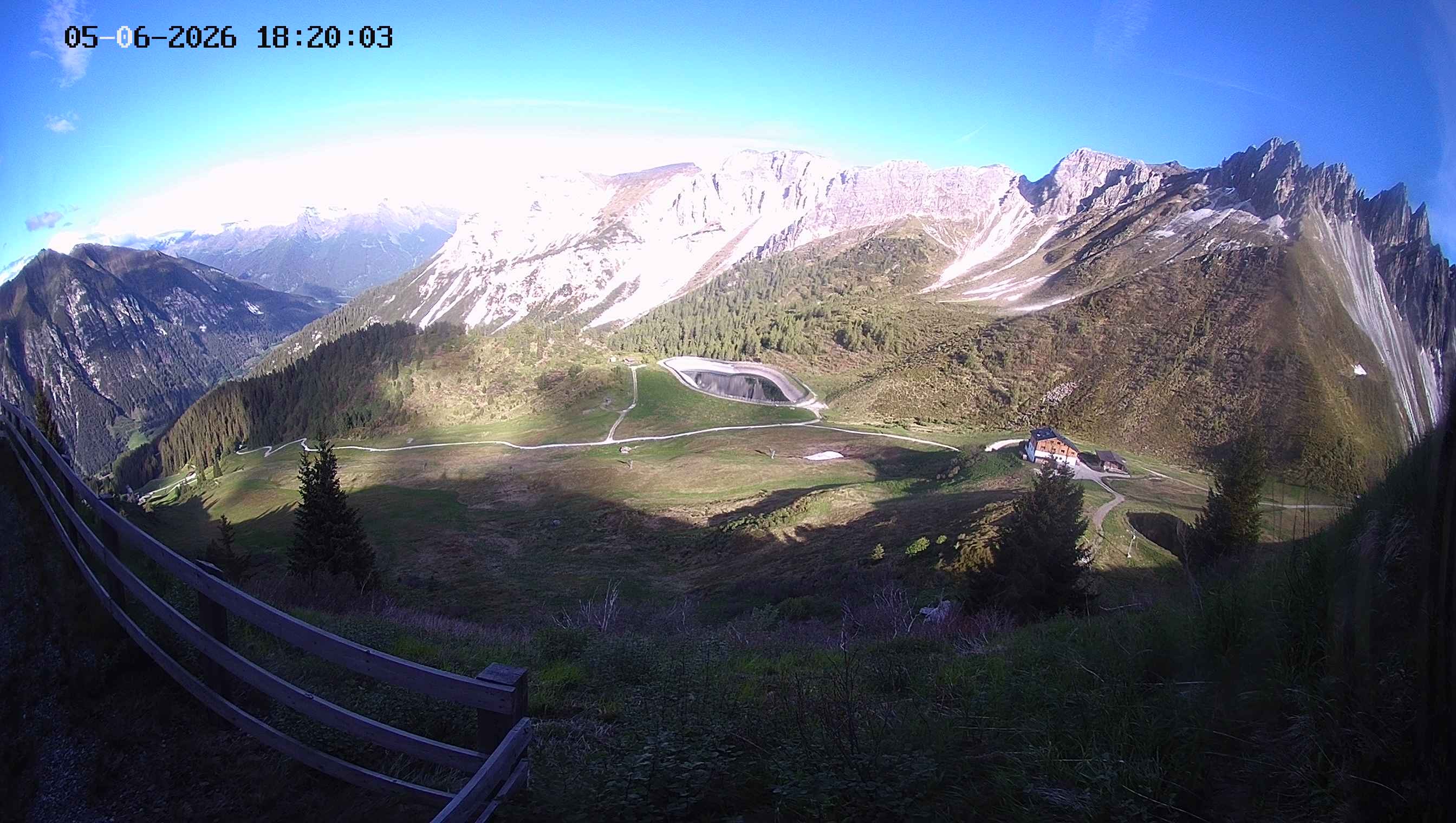 Archiv Foto Webcam Ladurns - Edelweißhütte