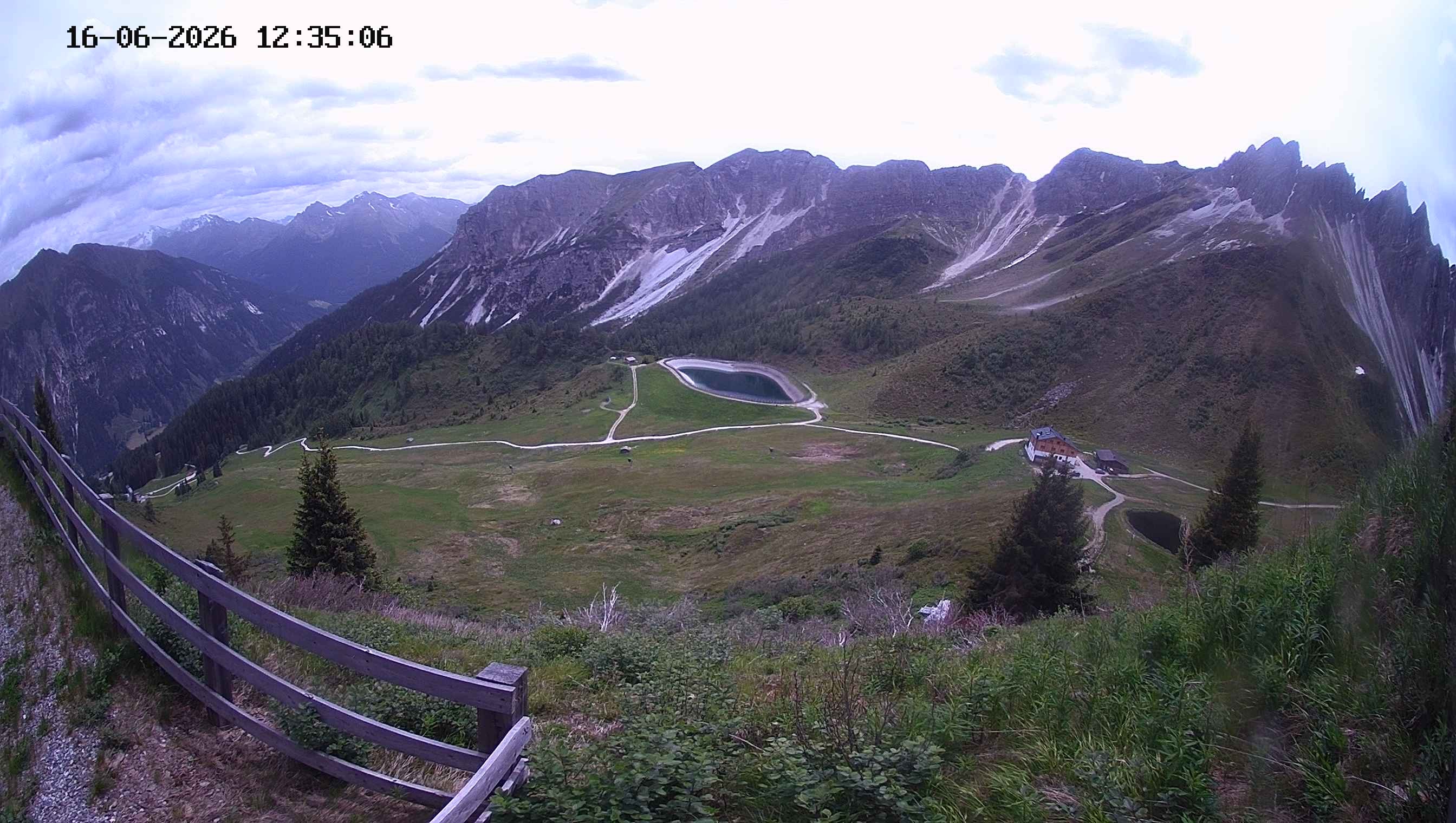 Archiv Foto Webcam Ladurns - Edelweißhütte