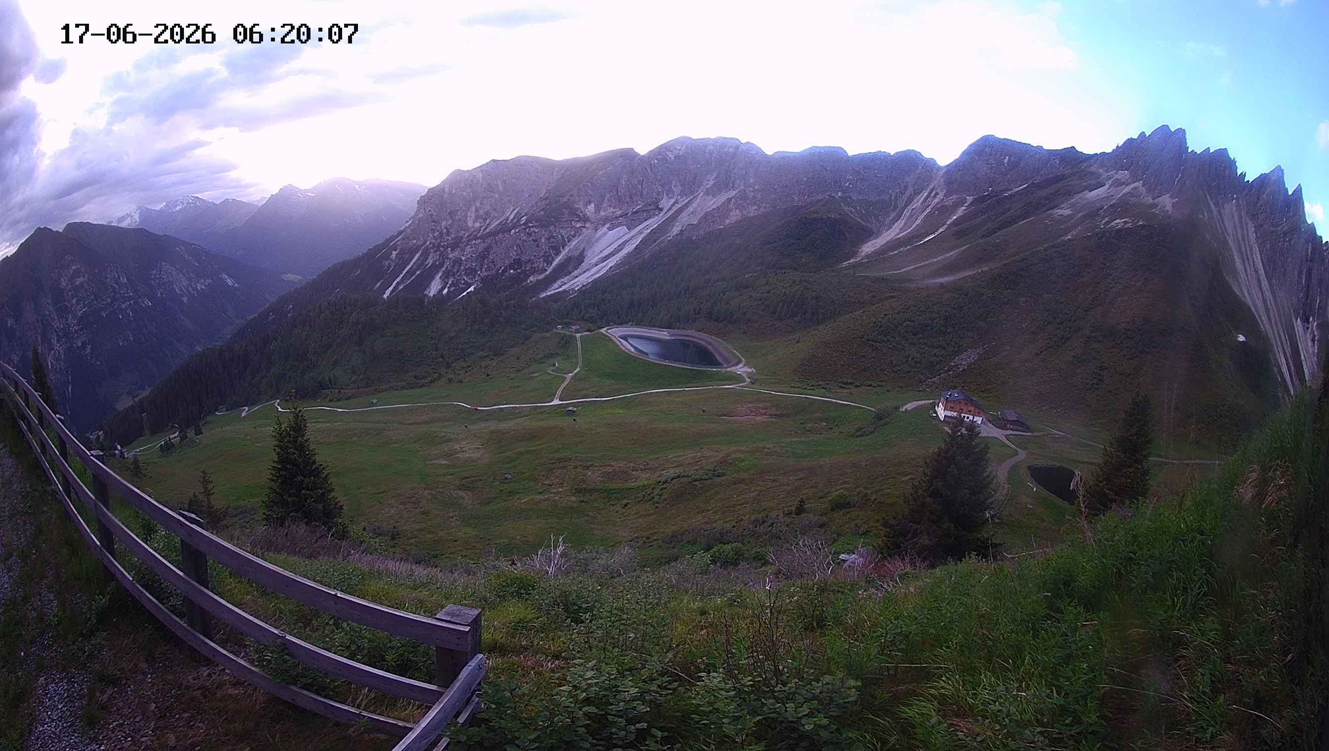 Archived image Webcam Ladurns - Malga Edelweis