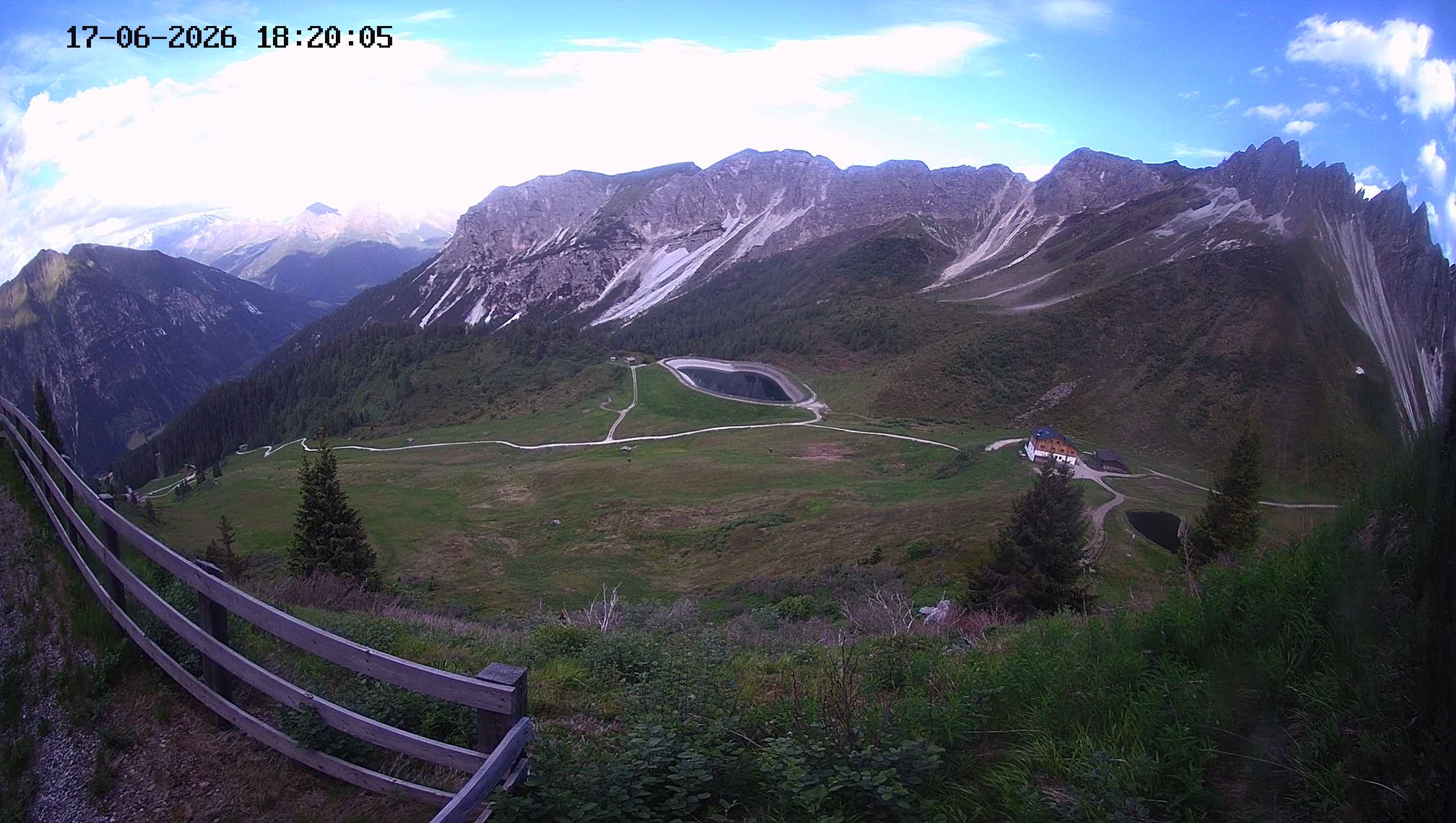 Archiv Foto Webcam Ladurns - Edelweißhütte