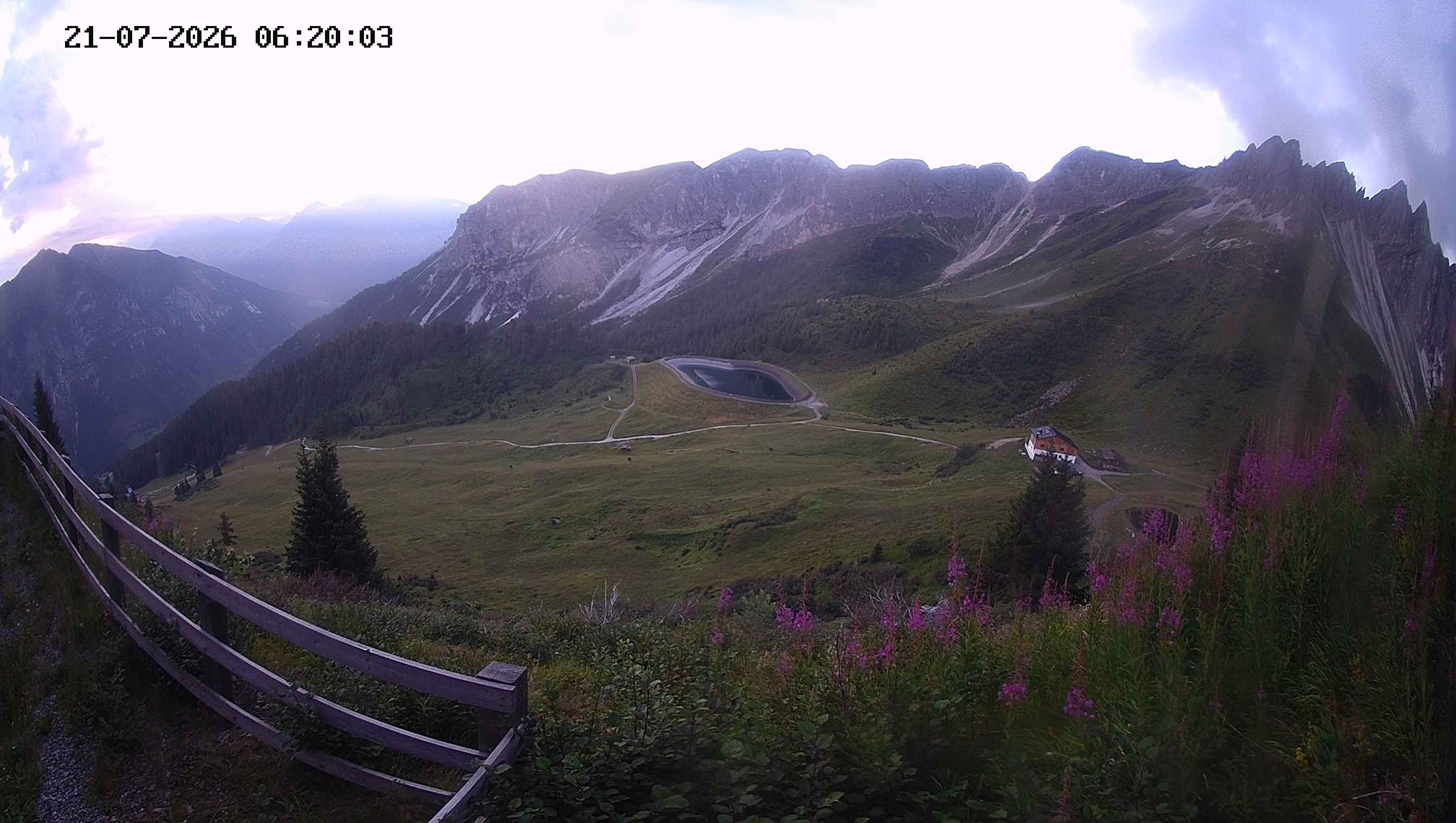 Archiv Foto Webcam Ladurns - Edelweißhütte