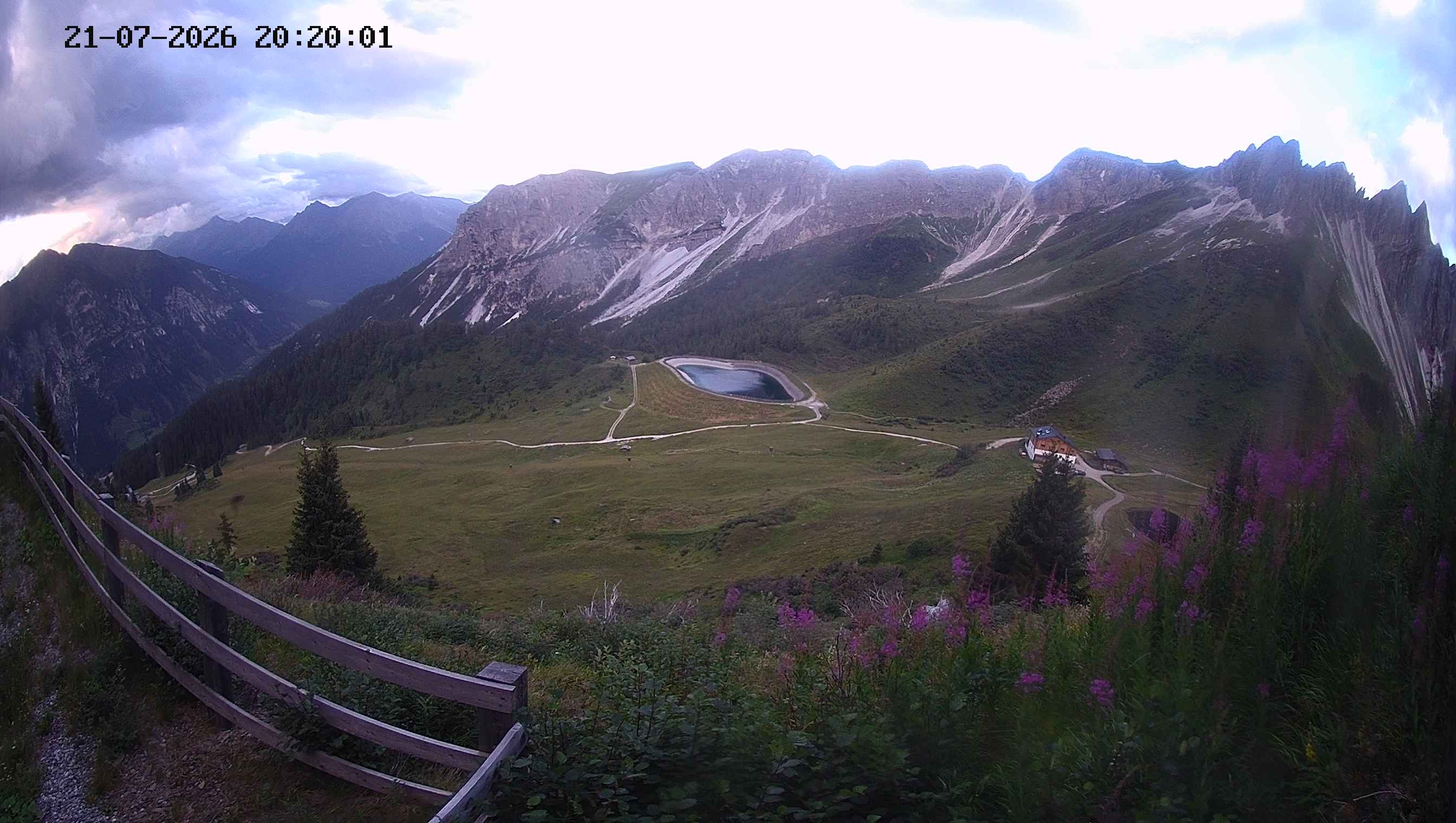Archiv Foto Webcam Ladurns - Edelweißhütte