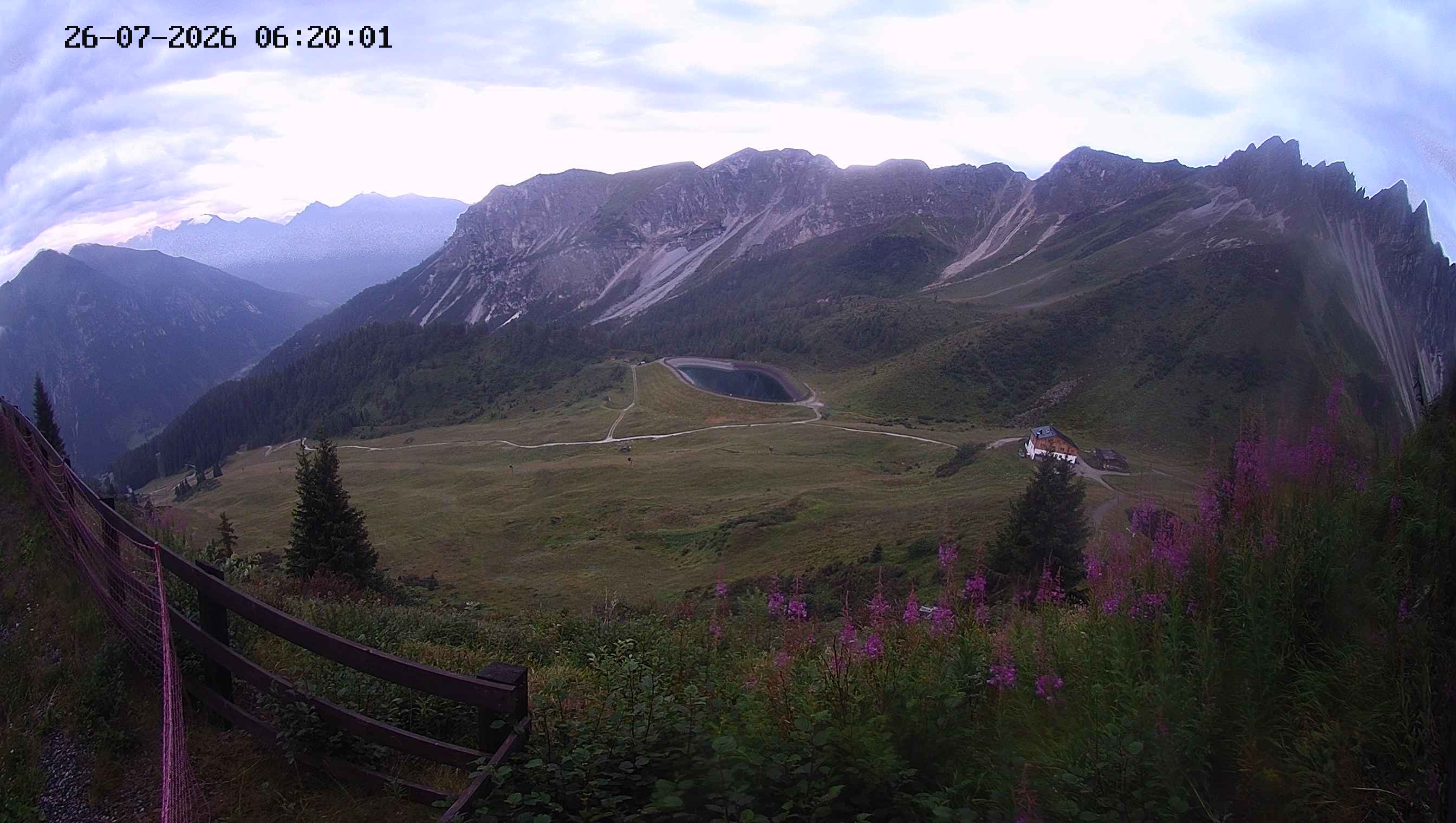 Archiv Foto Webcam Ladurns - Edelweißhütte