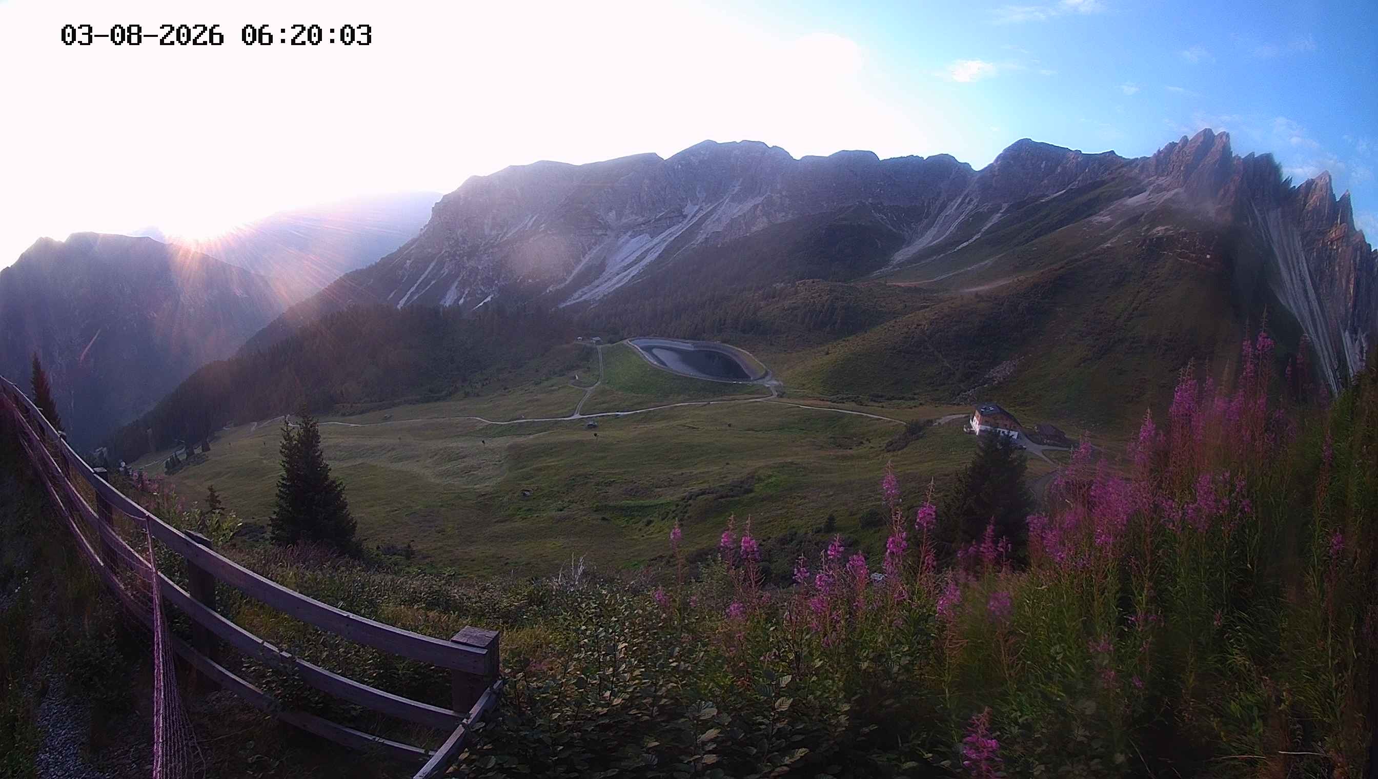 Archiv Foto Webcam Ladurns - Edelweißhütte