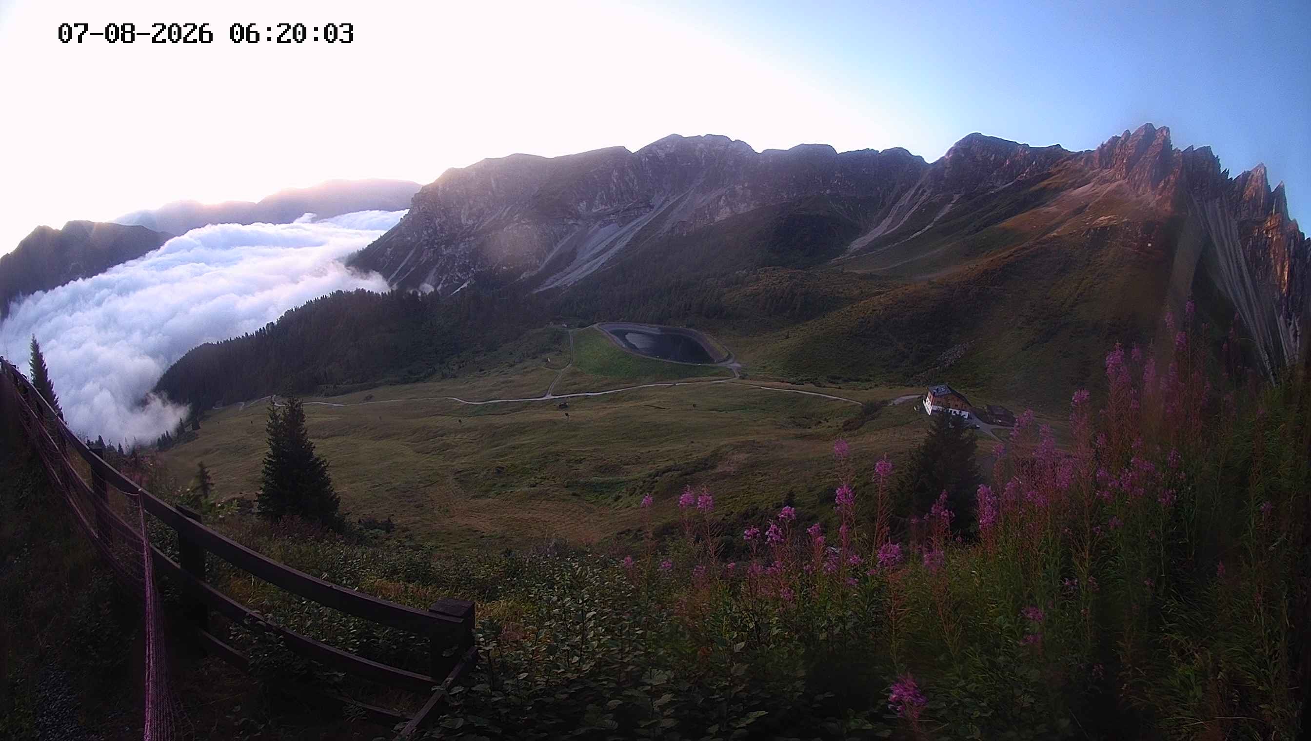 Archiv Foto Webcam Ladurns - Edelweißhütte