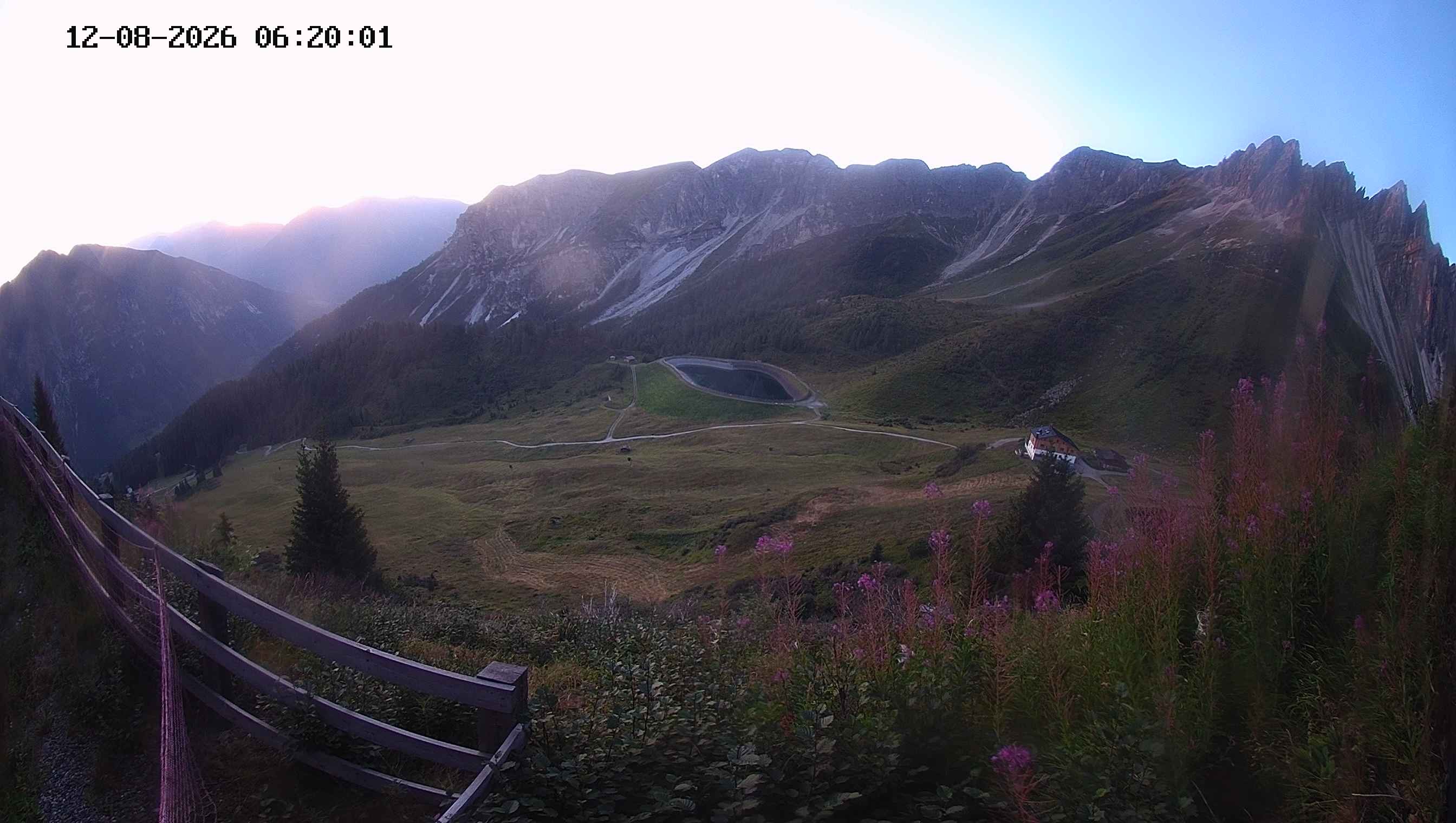 Archiv Foto Webcam Ladurns - Edelweißhütte