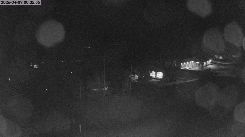 Archived image Webcam Base Area of Bridger Bowl