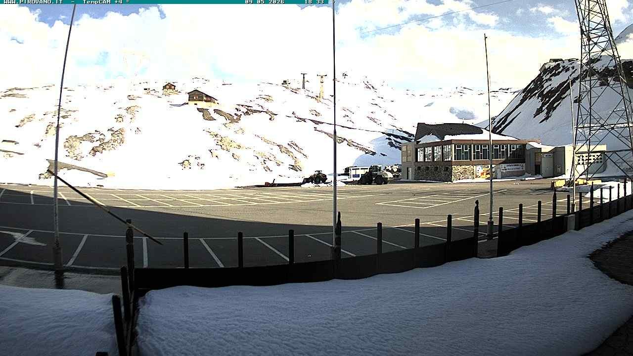Archived image Webcam Mountain Pass Stilfserjoch, Bormio