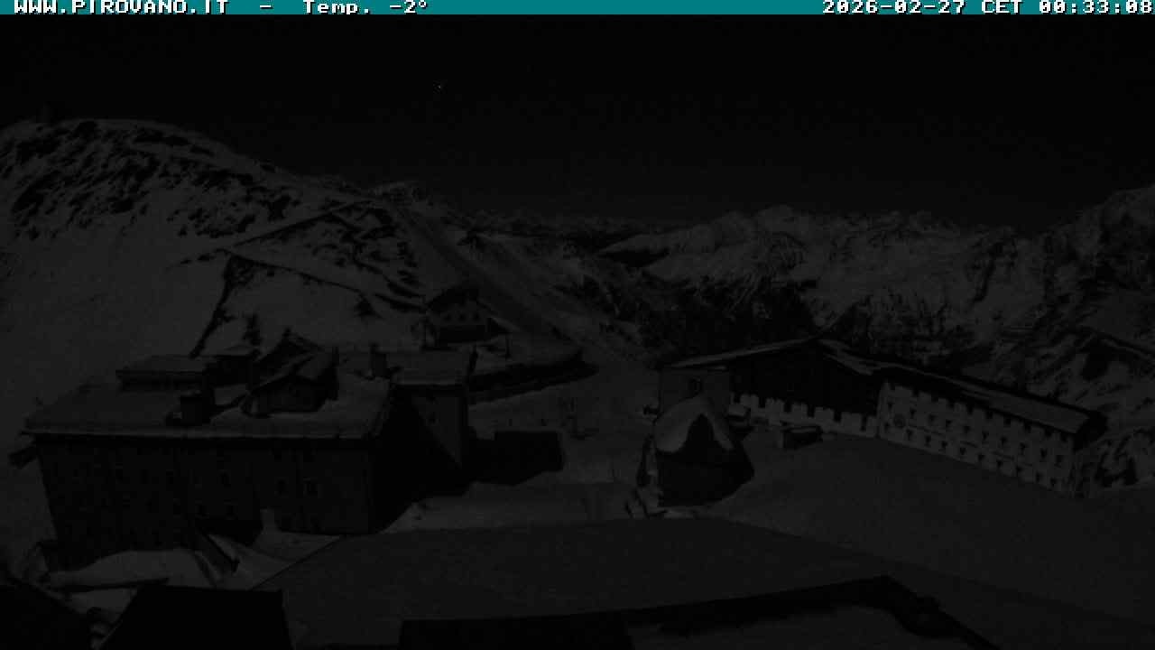 Archived image Webcam Passo Stelvio, Albergo Quarto Pirovano