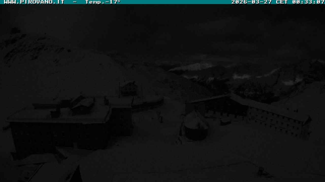 Archived image Webcam Passo Stelvio, Albergo Quarto Pirovano
