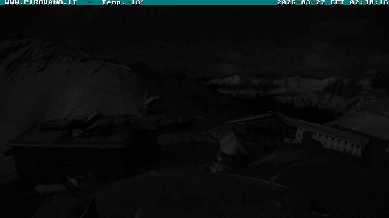 Archived image Webcam Passo Stelvio, Albergo Quarto Pirovano
